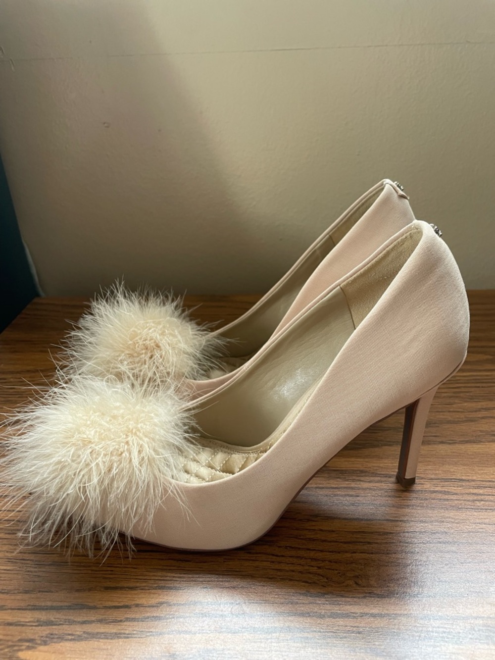 Sam Edelman Faux Fur Pom Ball Honey Sand Hazel Plush Pump Heels Size 7.5 - Picture 5 of 8